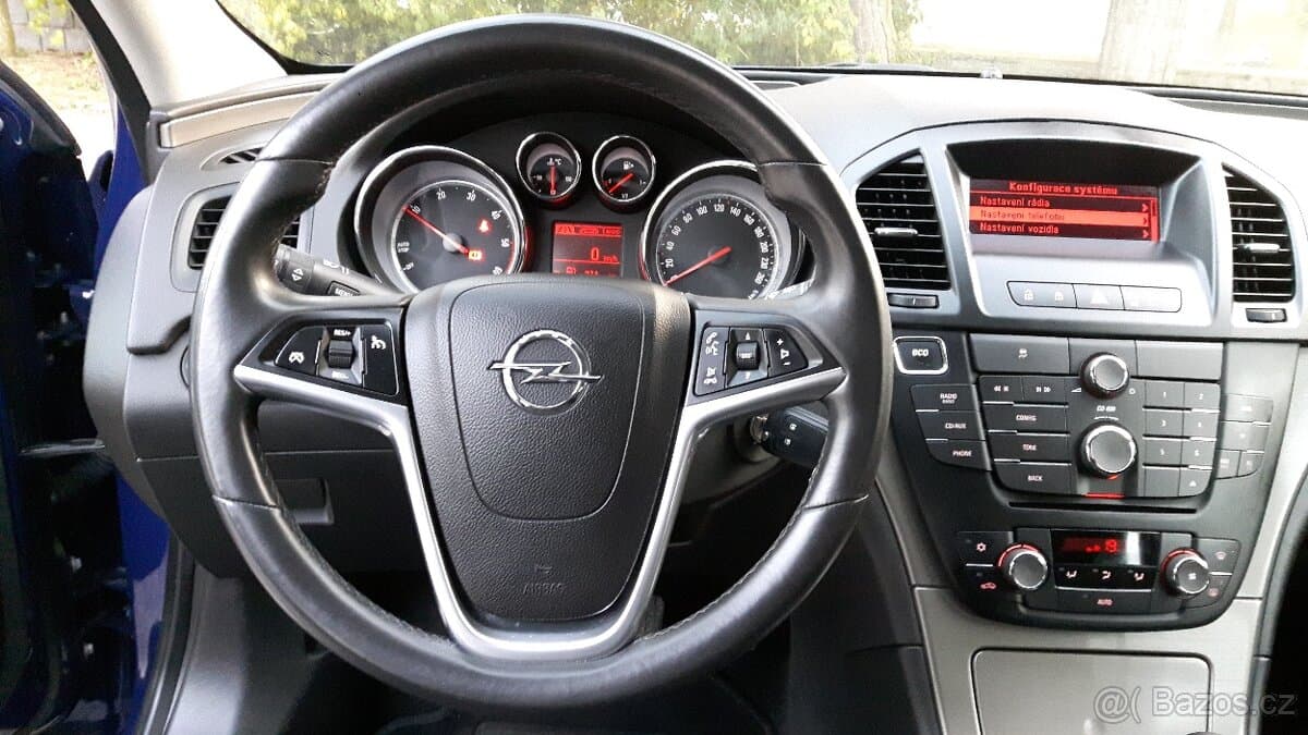 2013 Opel INSIGNIA - 12