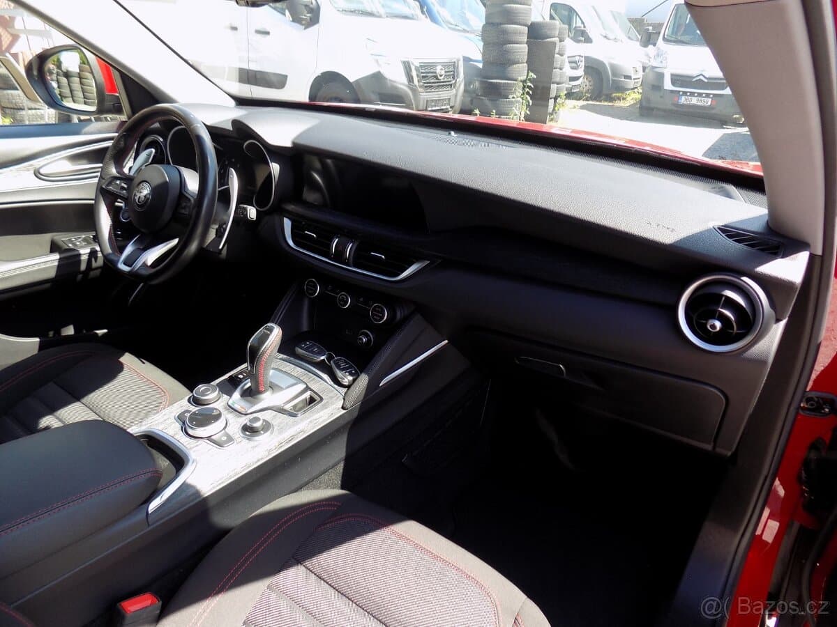 2021 Alfa Romeo STELVIO - 12