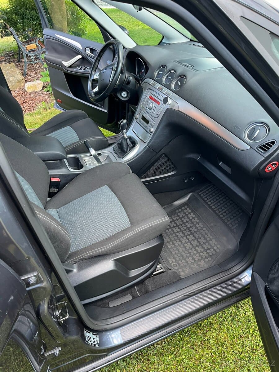 2010 Ford S-MAX - 12