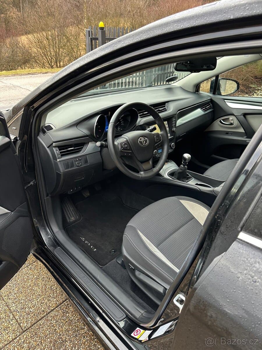 2015 Toyota AVENSIS - 12