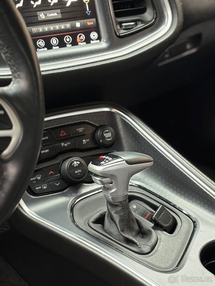 2018 Dodge CHALLENGER - 12