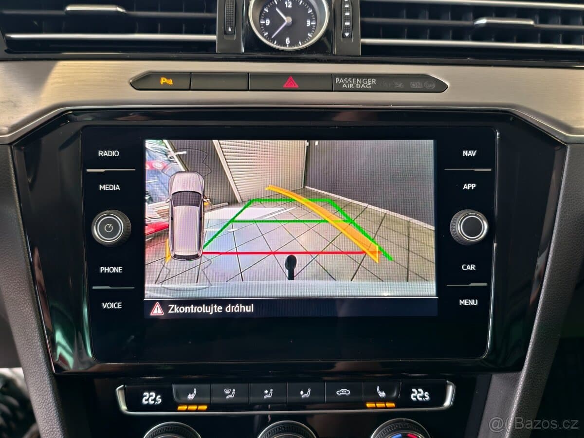 2019 Volkswagen PASSAT - 12