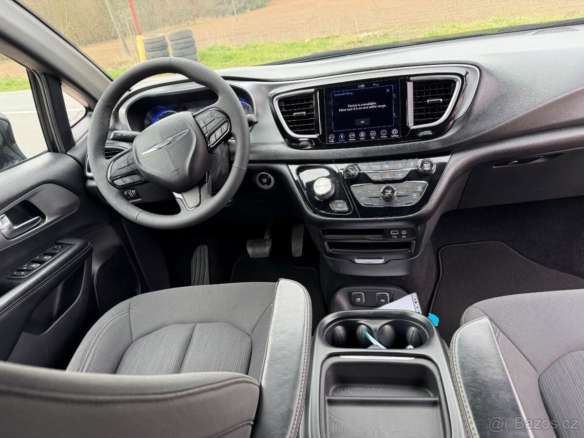 2019 Chrysler PACIFICA - 12