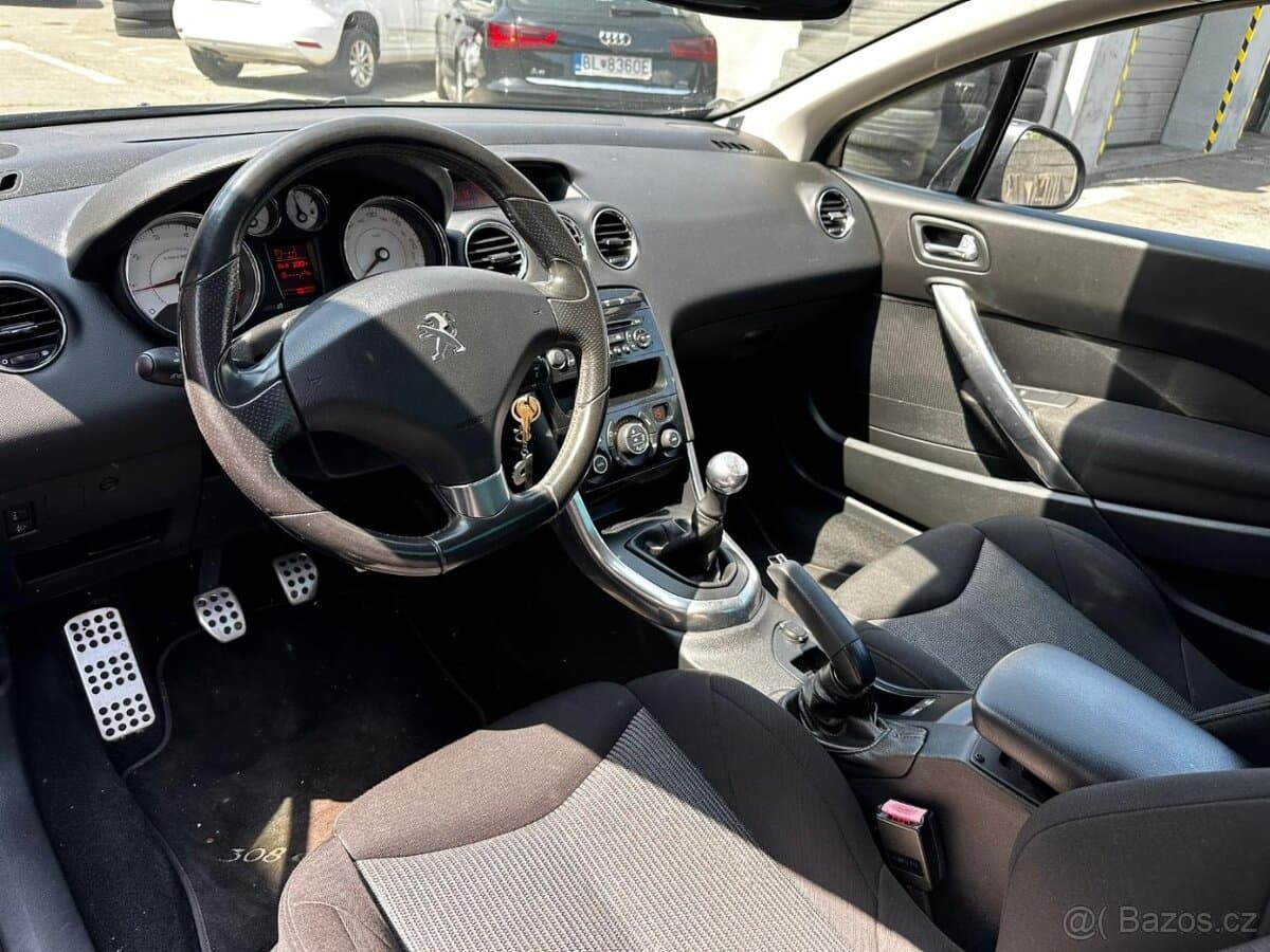 2011 Peugeot 308 - 12
