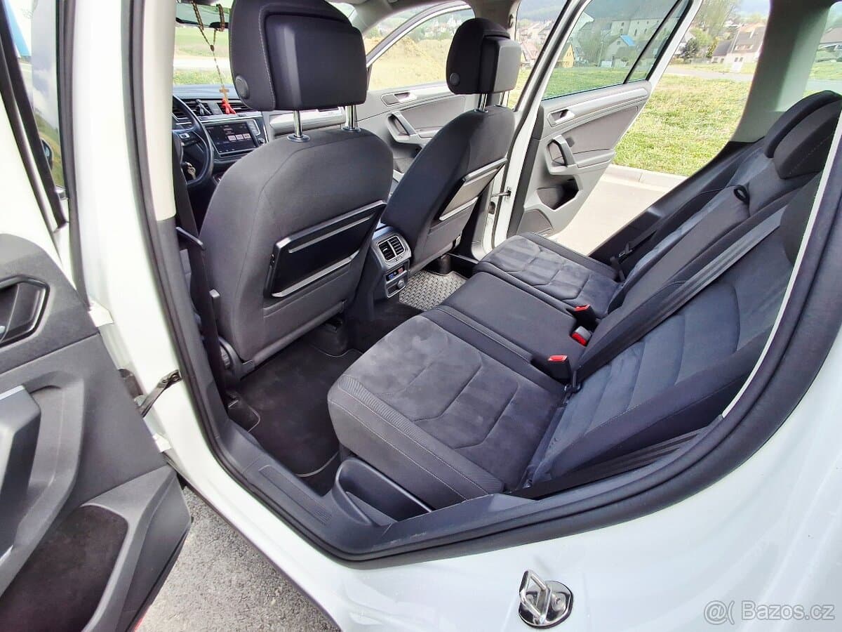2017 Volkswagen TIGUAN - 12