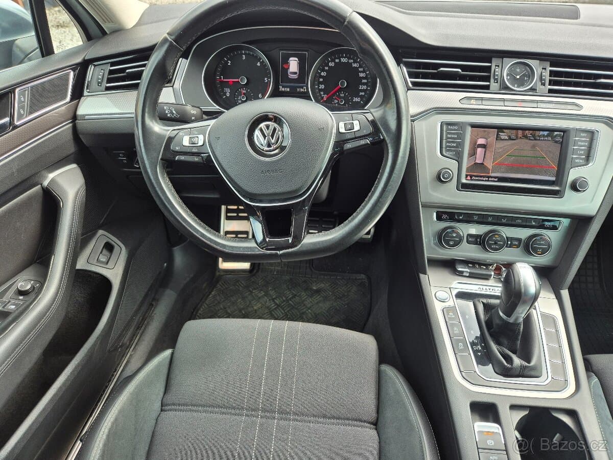 2017 Volkswagen PASSAT - 12