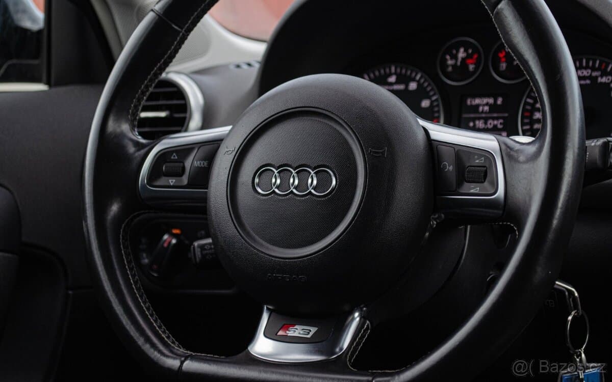 2010 Audi S3 - 12