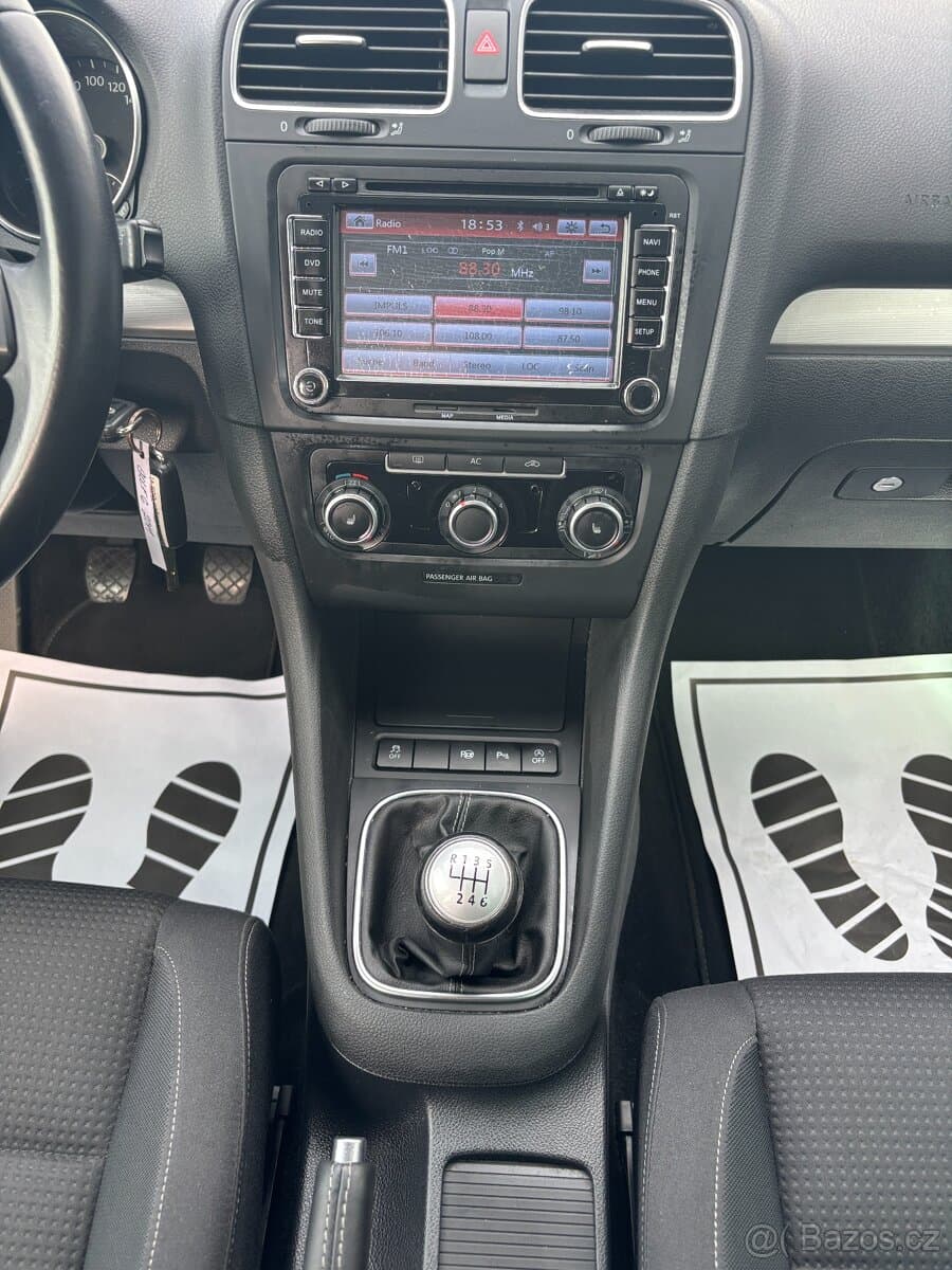 2010 Volkswagen GOLF - 12