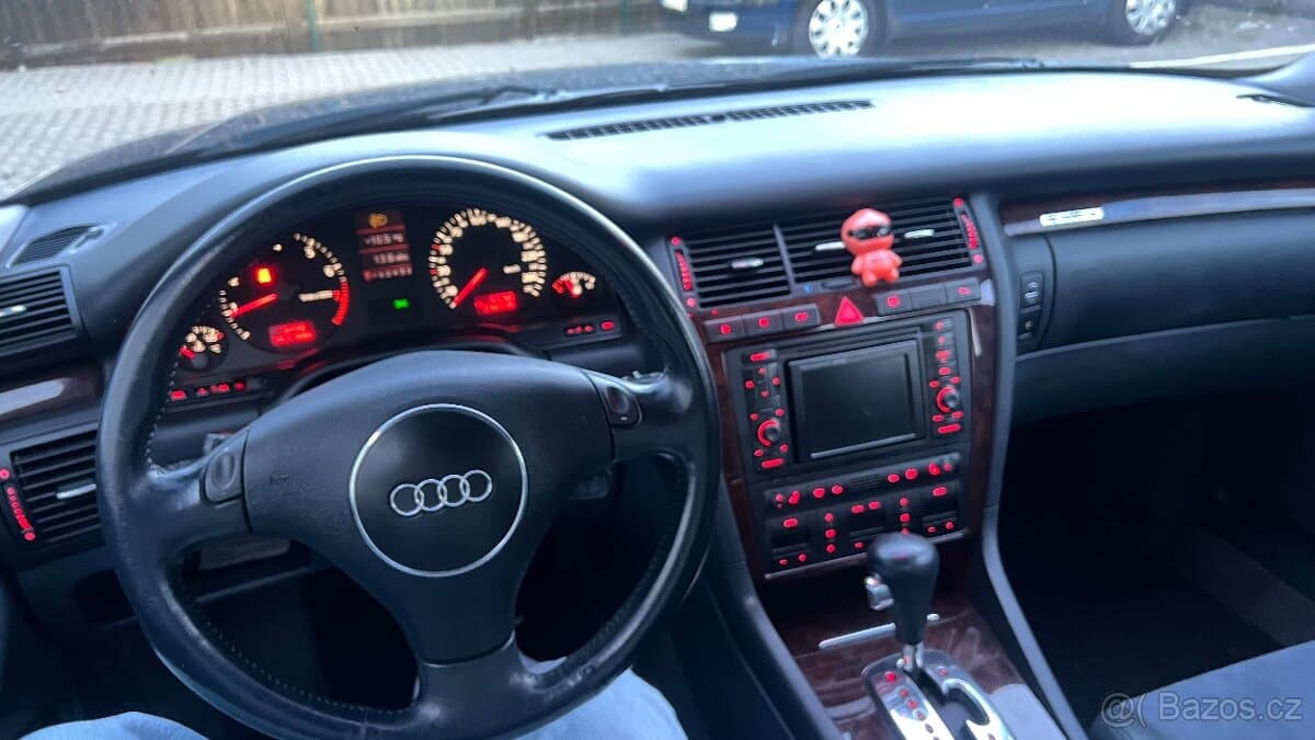 Audi A8 - 12