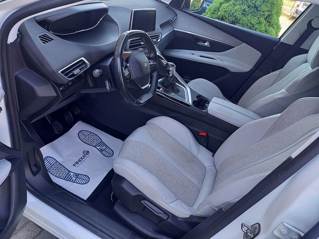 2019 Peugeot 3008 - 12