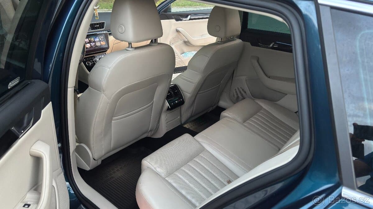 2018 Škoda SUPERB - 12