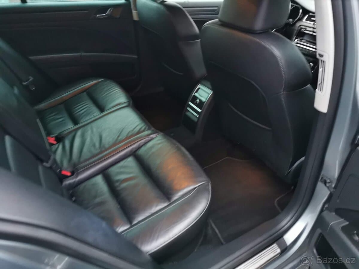 2011 Škoda SUPERB - 12