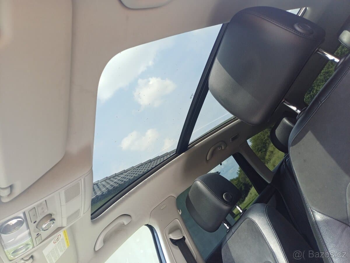 2011 Volkswagen PASSAT - 12