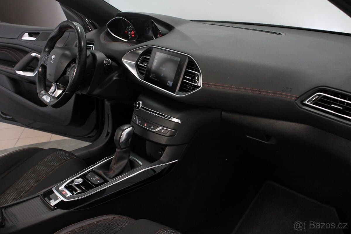 2016 Peugeot 308 - 12