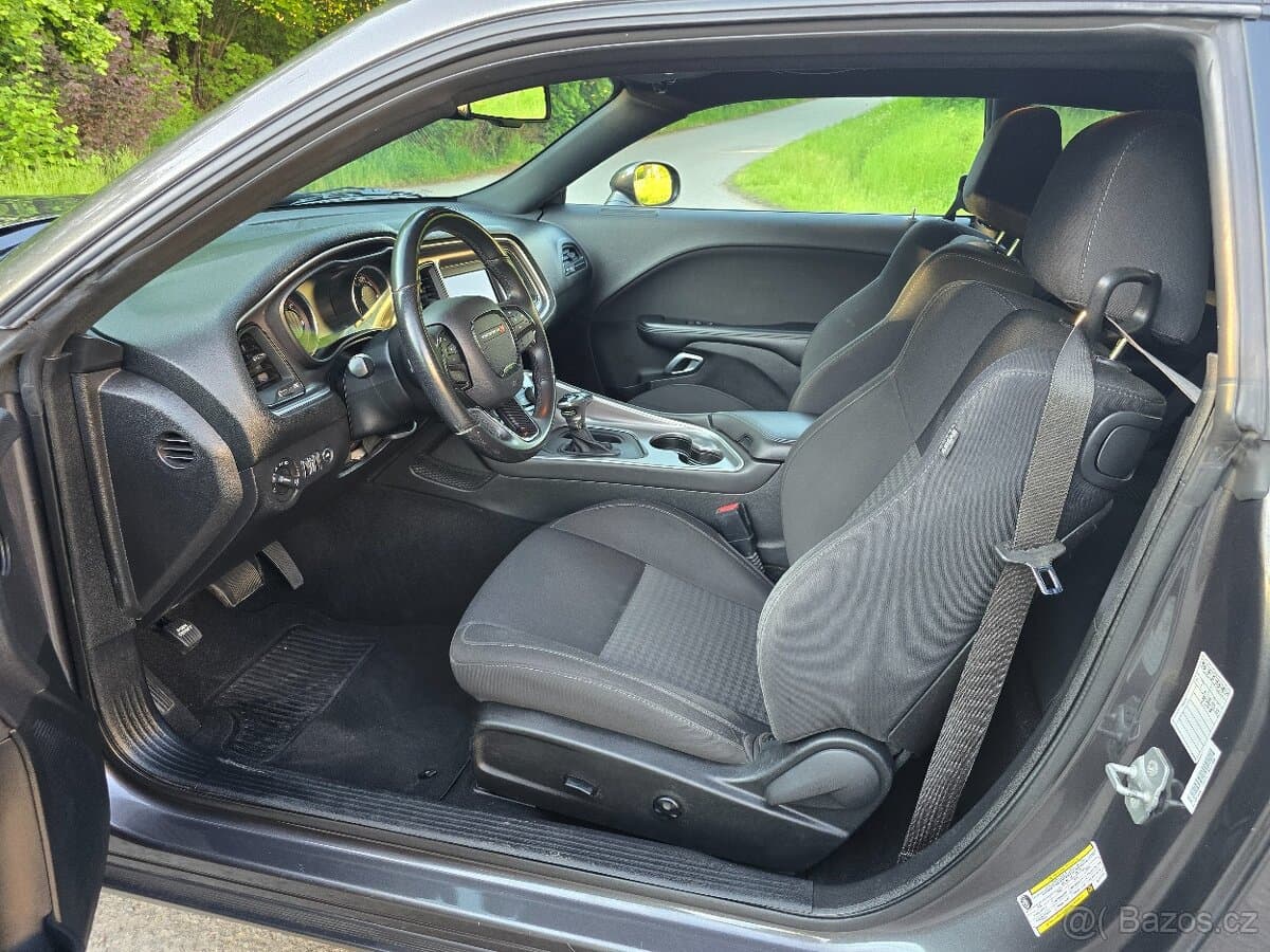 2019 Dodge CHALLENGER - 12