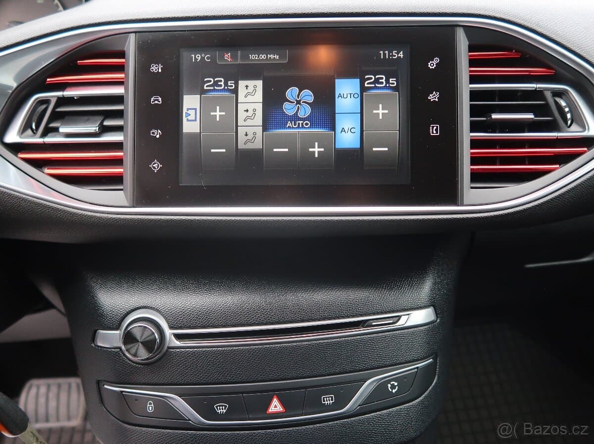 2016 Peugeot 308 - 12