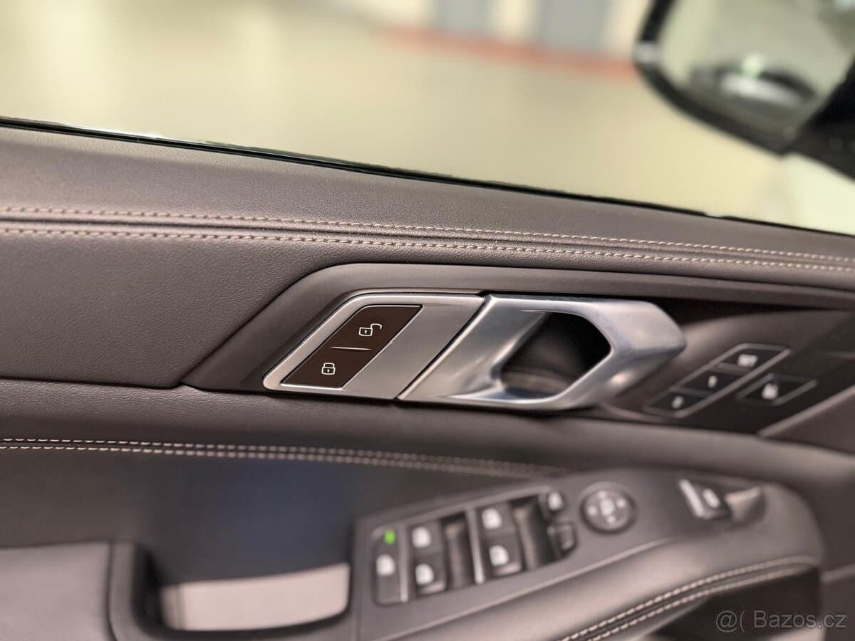 2023 BMW X5 - 12