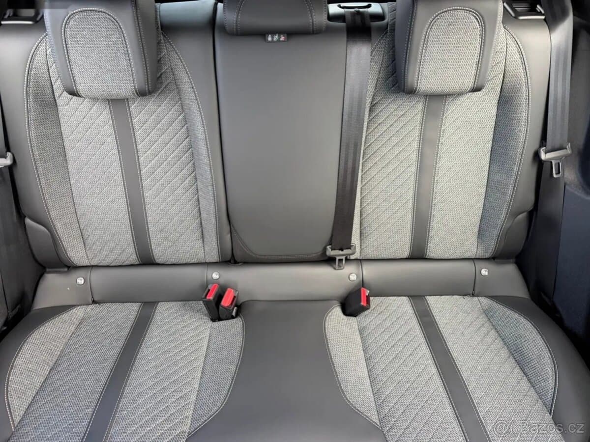 2024 Peugeot 2008 - 12