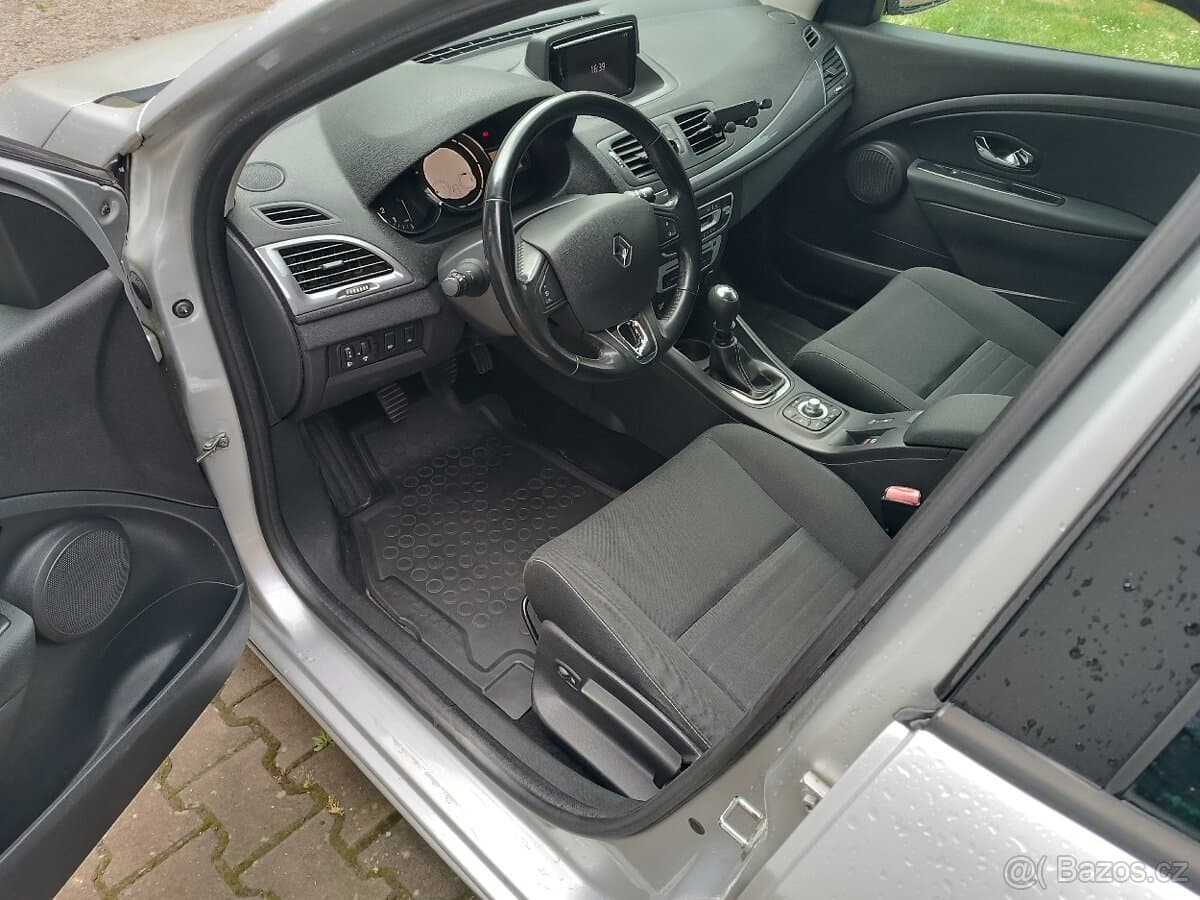 2015 Renault MEGANE - 12