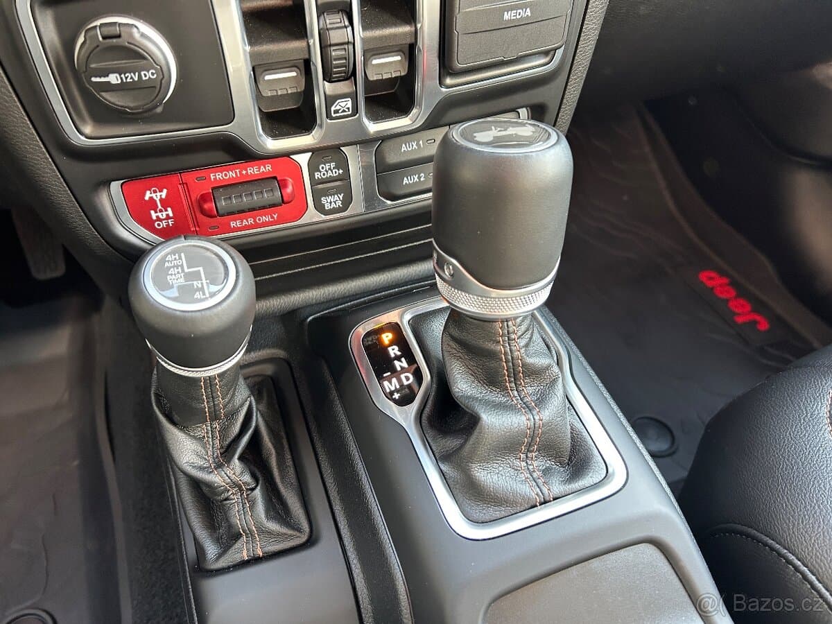 2023 Jeep WRANGLER - 12