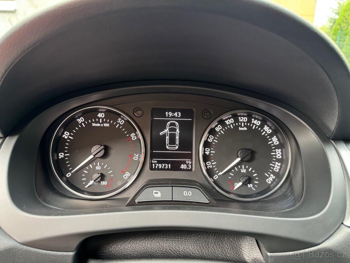 2014 Škoda RAPID - 12