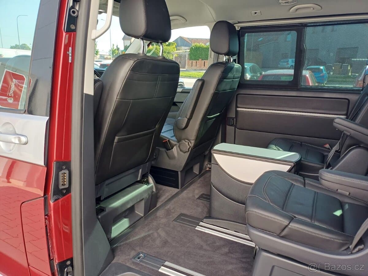 Volkswagen MULTIVAN - 12