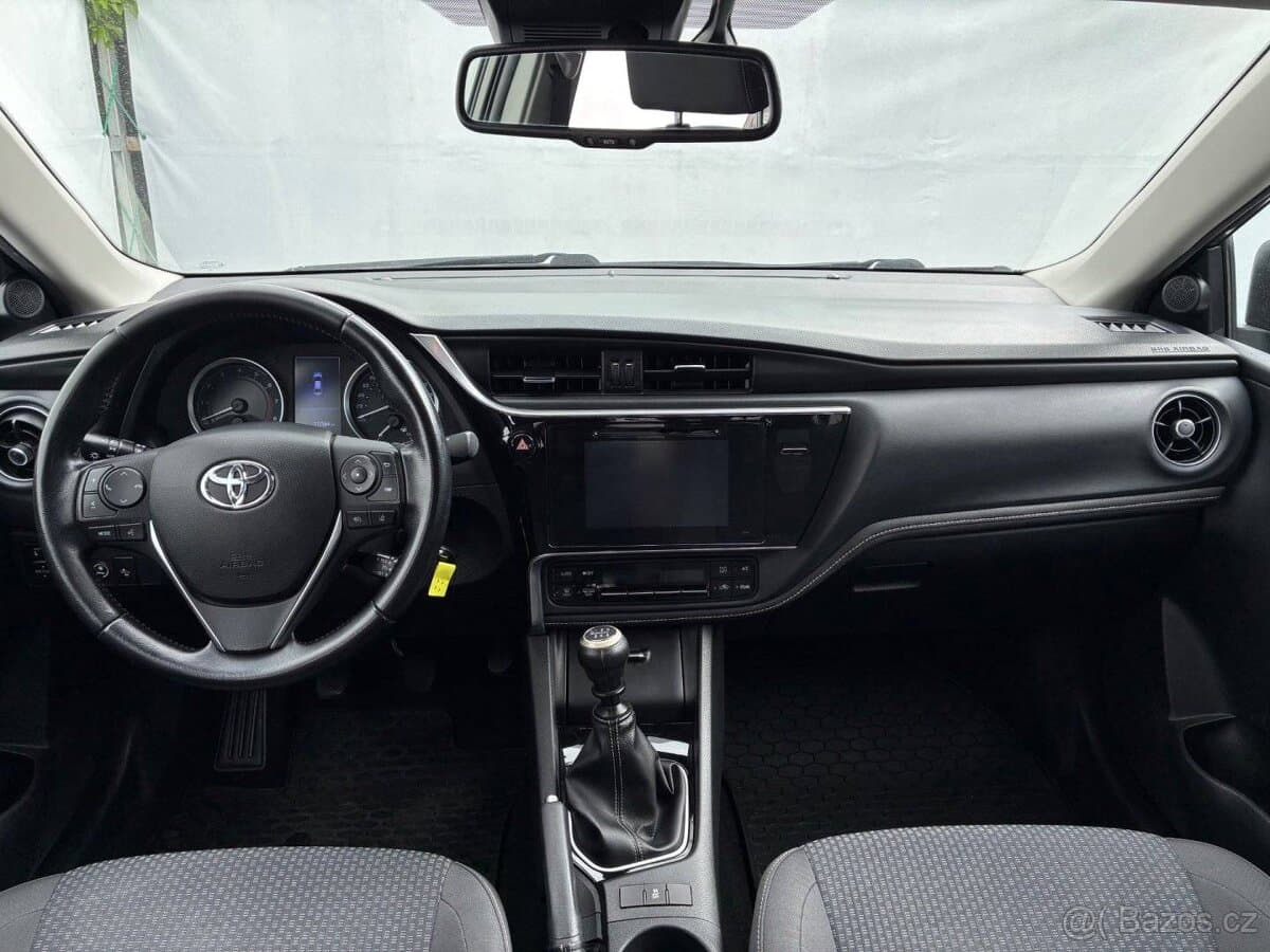 2018 Toyota COROLLA - 12