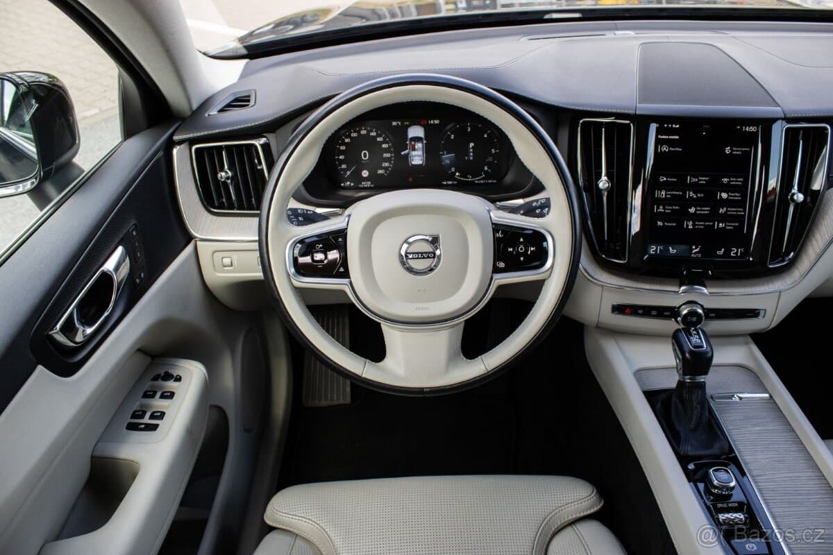 2019 Volvo XC60 - 12