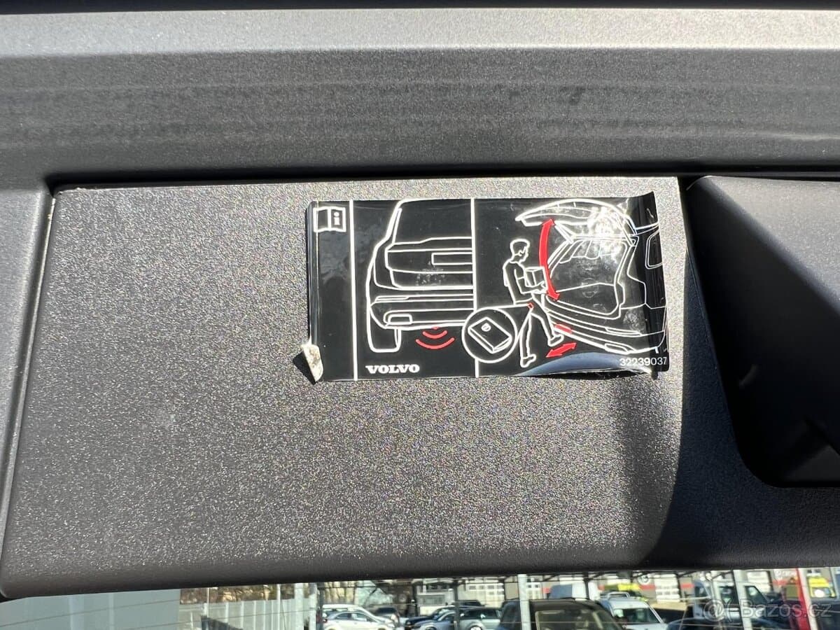 2019 Volvo V90 - 12