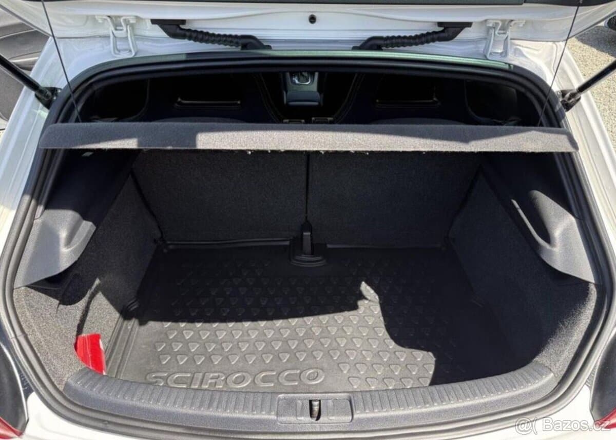 2010 Volkswagen SCIROCCO - 12
