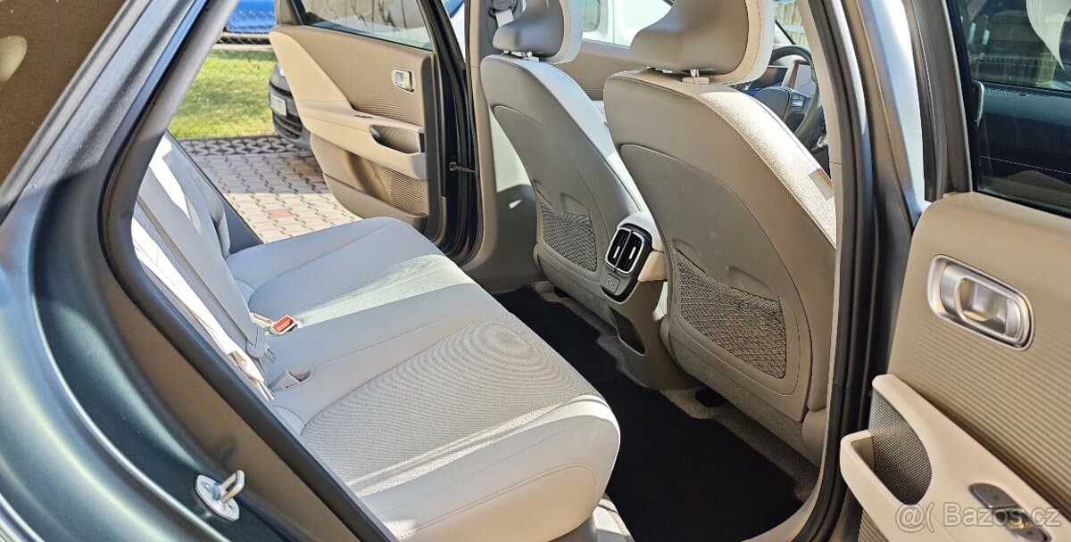 2023 Hyundai IONIQ 6 - 12