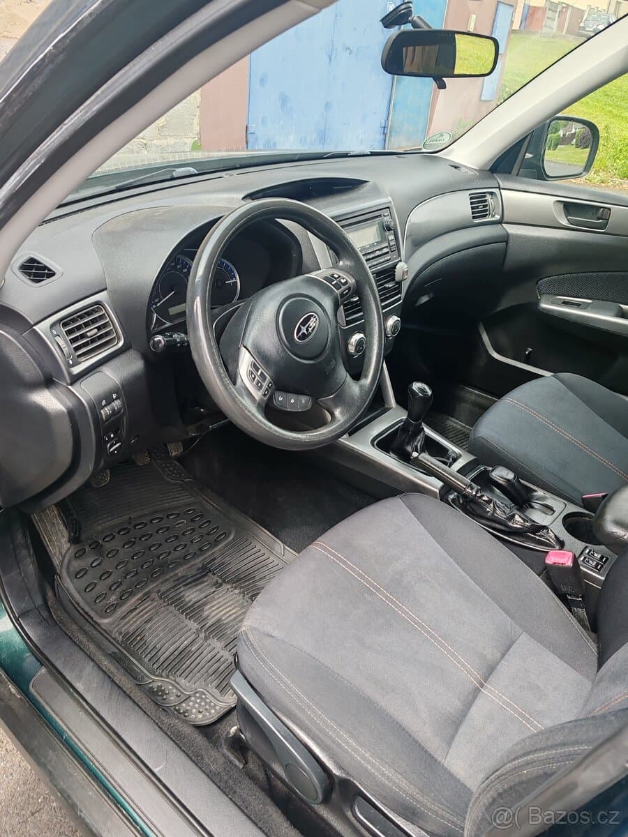 2011 Subaru FORESTER - 12