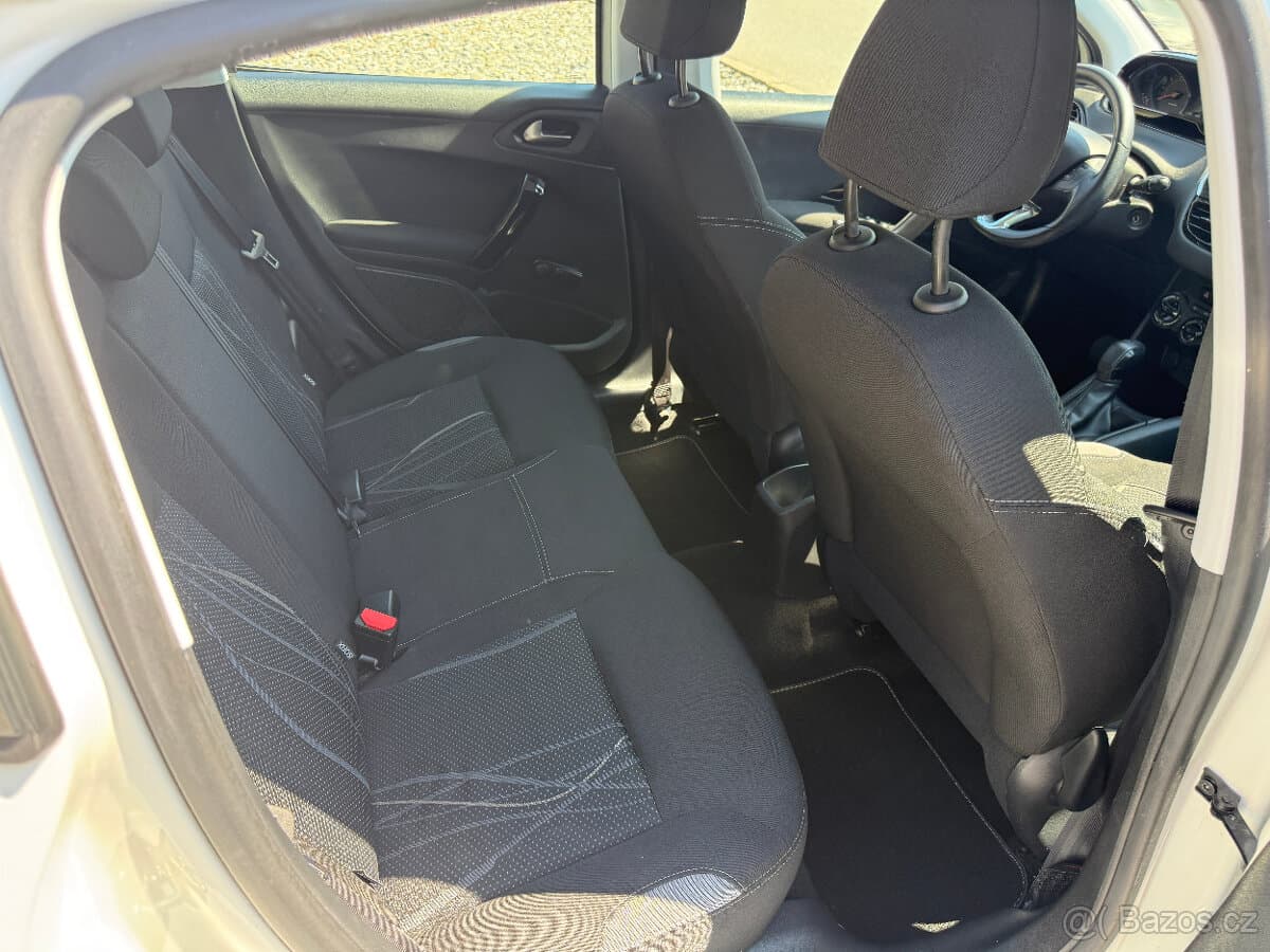 2014 Peugeot 208 - 12