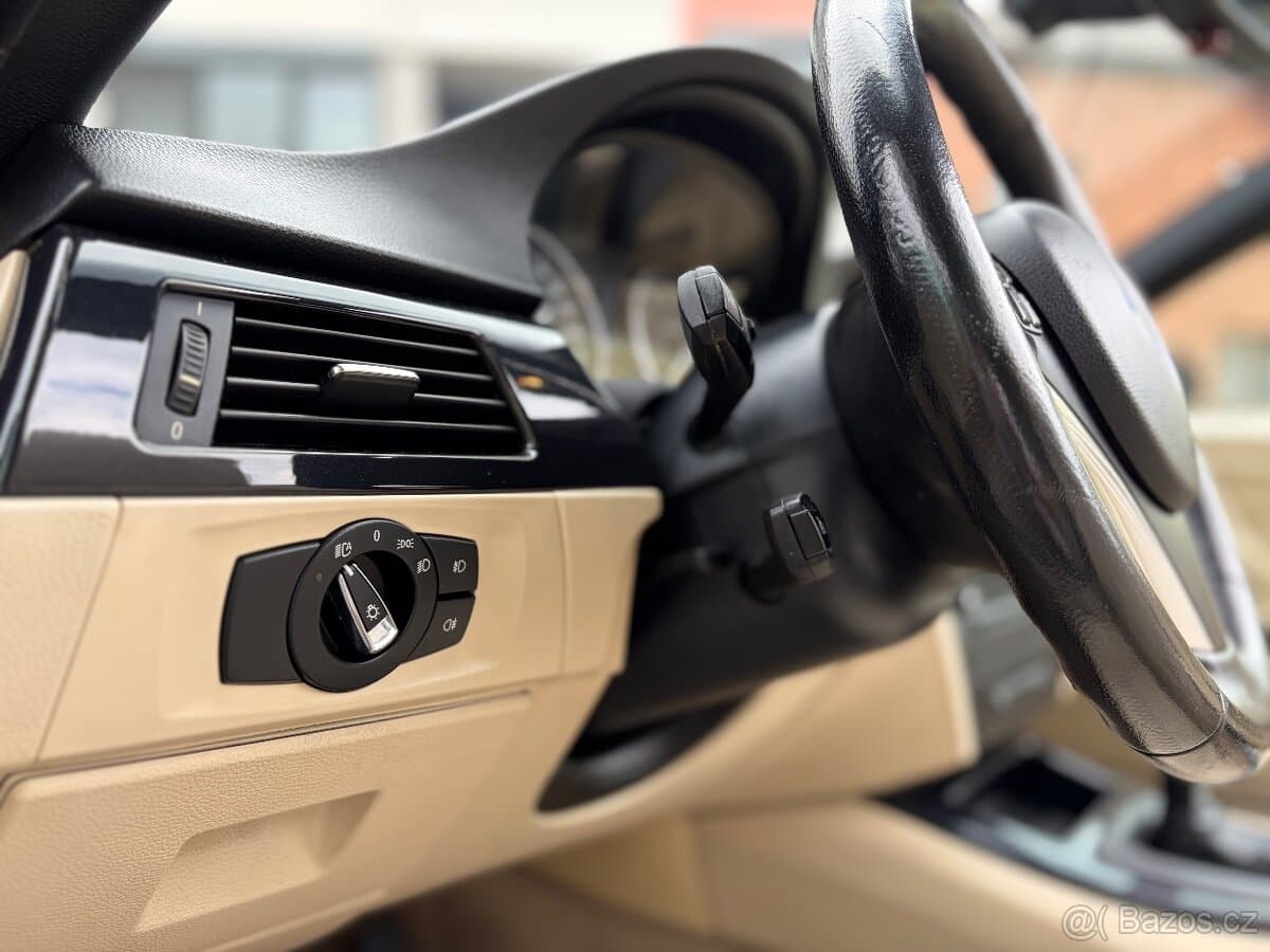 2009 BMW 3-SERIES - 12