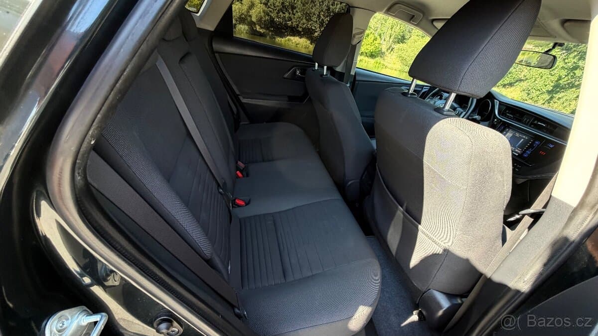2016 Toyota AURIS - 12