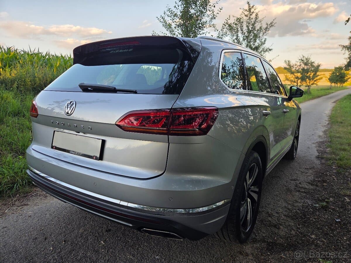 2018 Volkswagen TOUAREG - 12