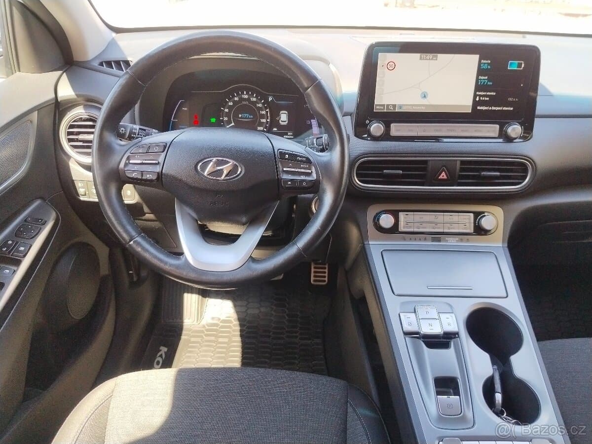 2021 Hyundai KONA - 12