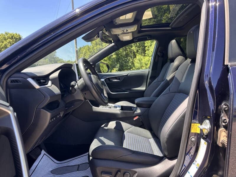 2021 Toyota RAV4 - 12