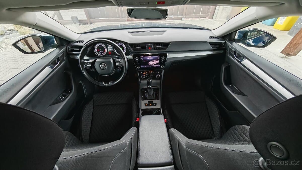 2020 Škoda SUPERB - 12