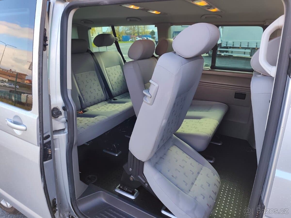 Volkswagen CARAVELLE - 12
