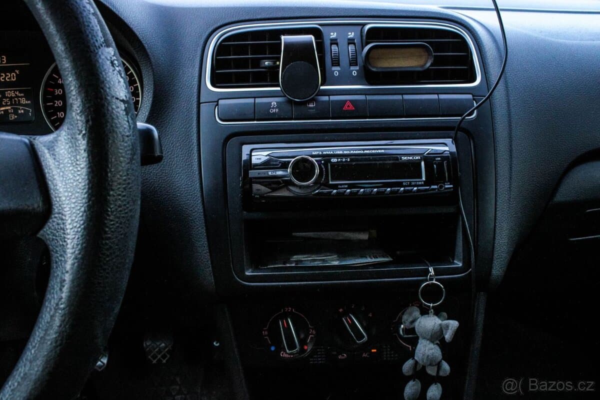2010 Volkswagen POLO - 12