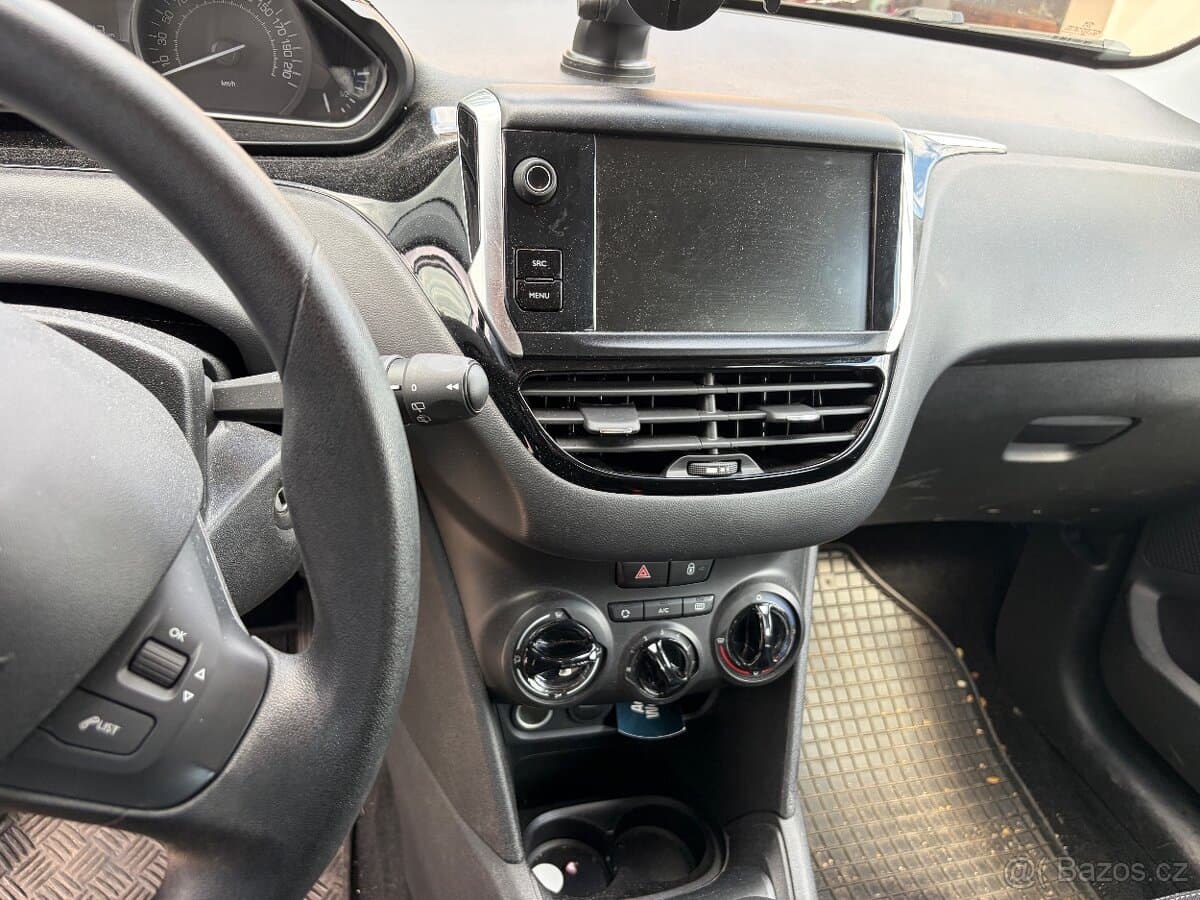 2019 Peugeot 208 - 12
