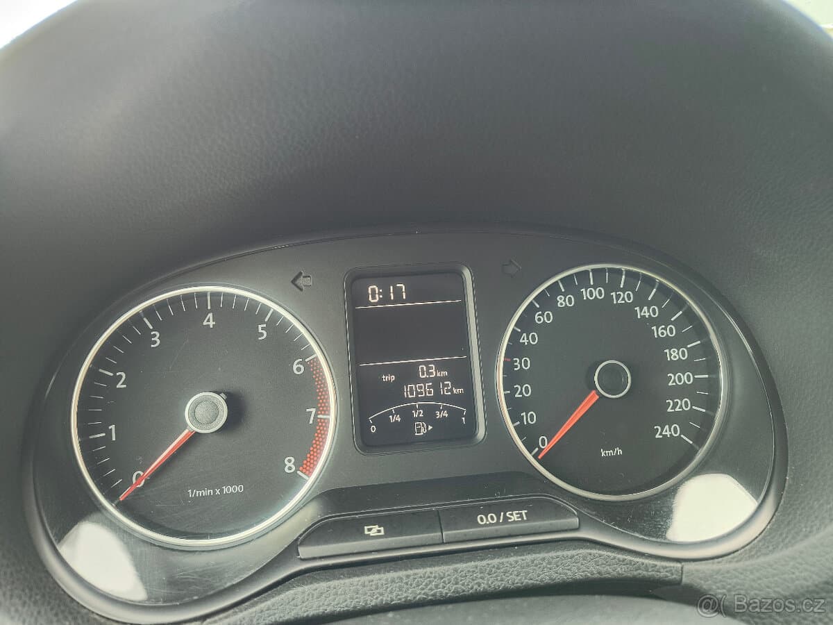 2009 Volkswagen POLO - 12