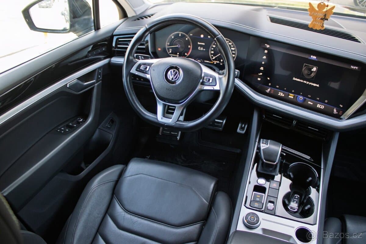 2019 Volkswagen TOUAREG - 12