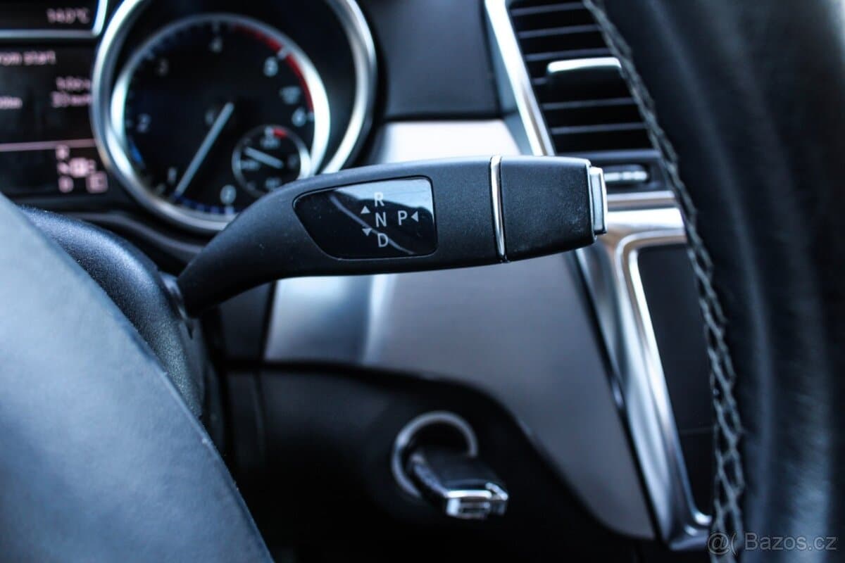 2011 Mercedes-Benz M-CLASS - 12