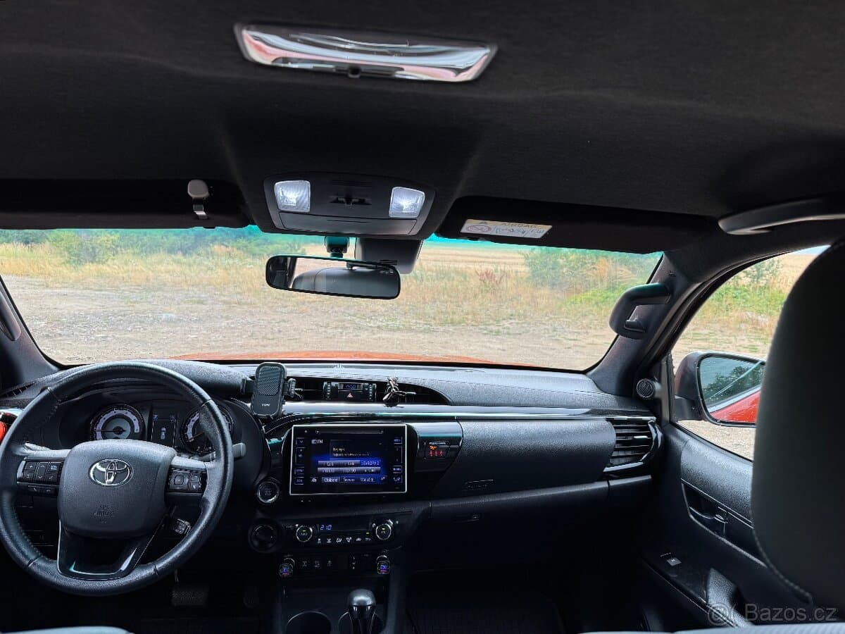 2020 Toyota HILUX - 12