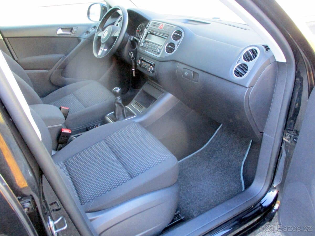 2011 Volkswagen TIGUAN - 12