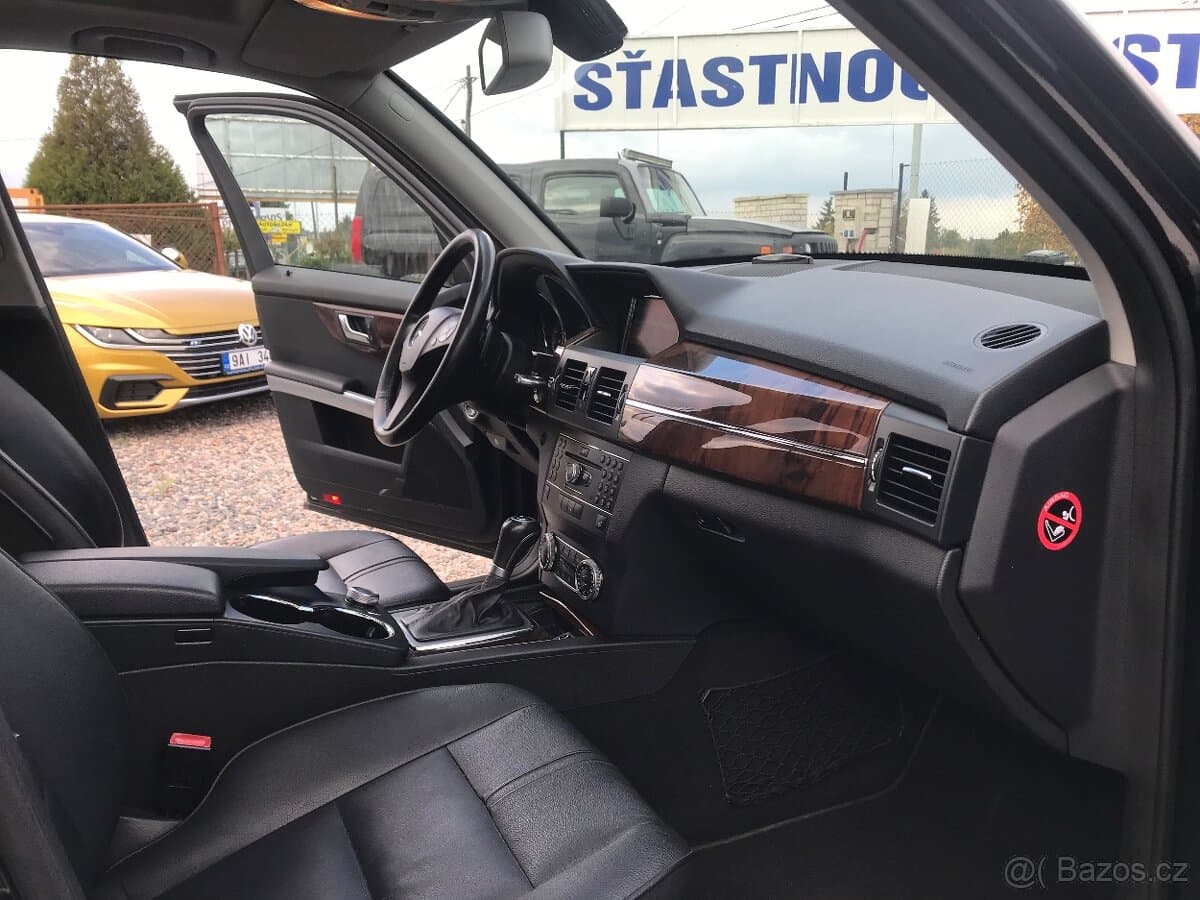 2010 Mercedes-Benz GLK - 12