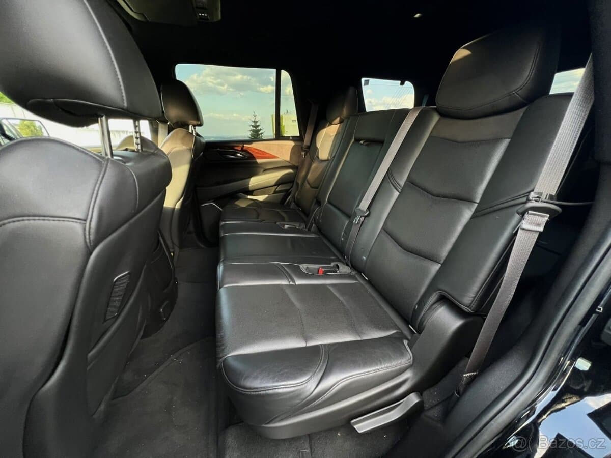 2015 Cadillac ESCALADE - 12