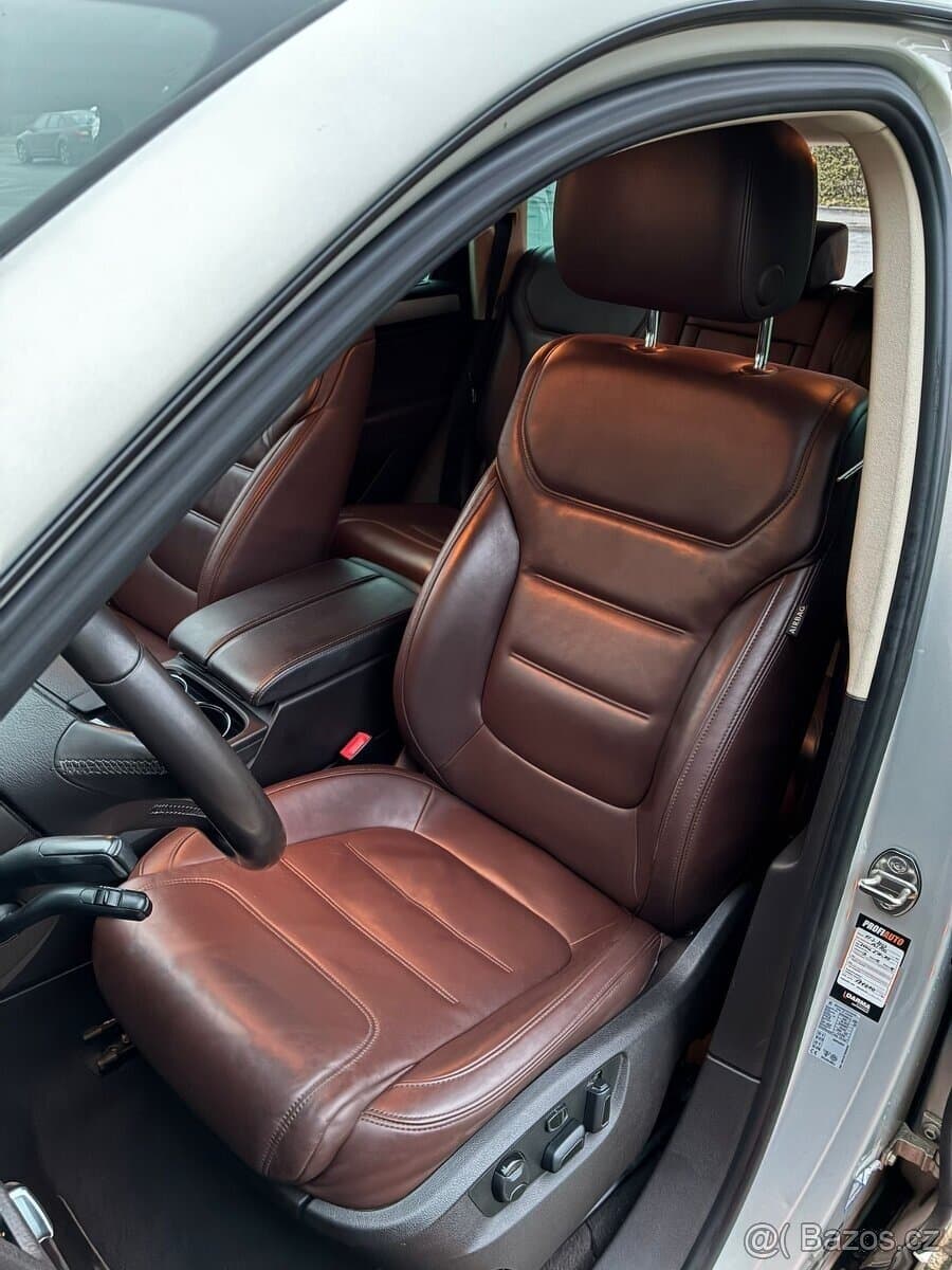 2014 Volkswagen TOUAREG - 12